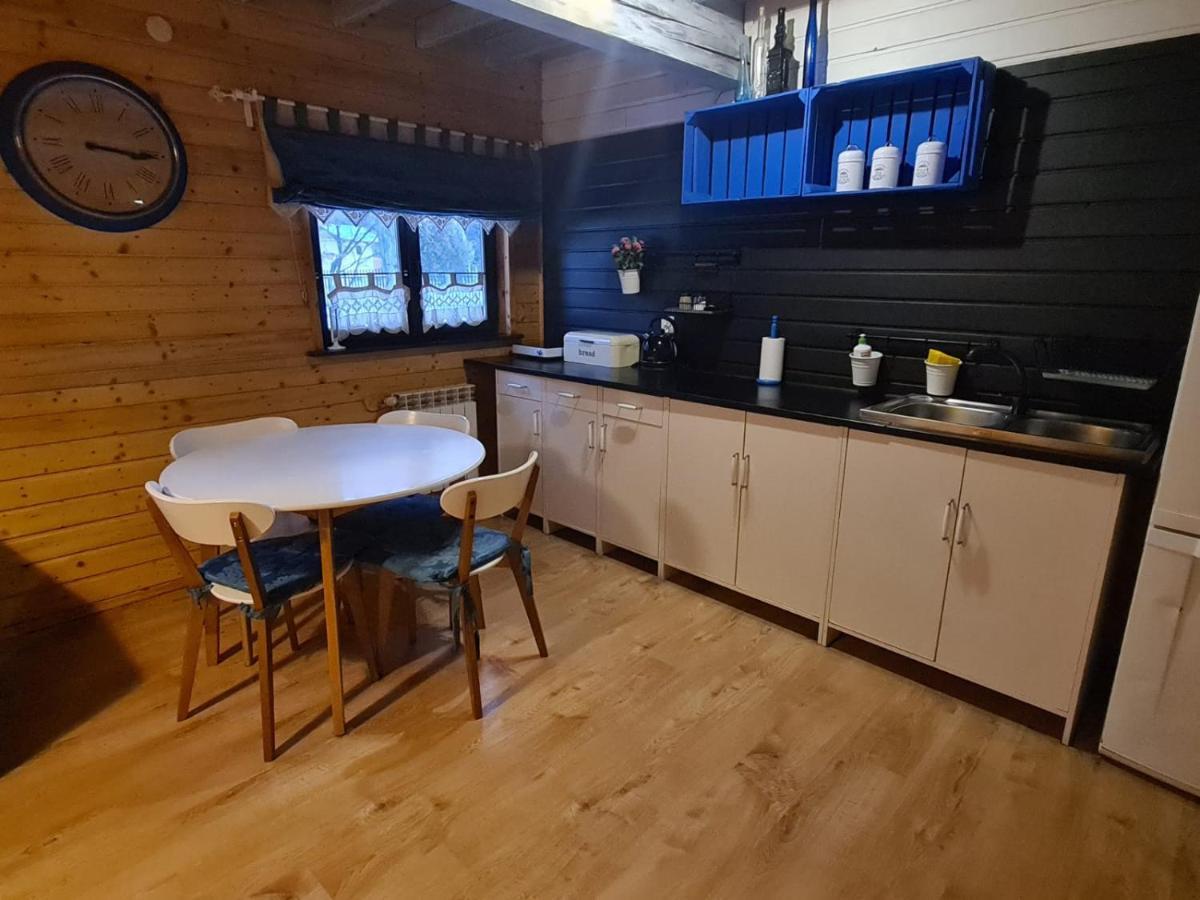 Chata Starych Znajomych Sanok Exterior foto