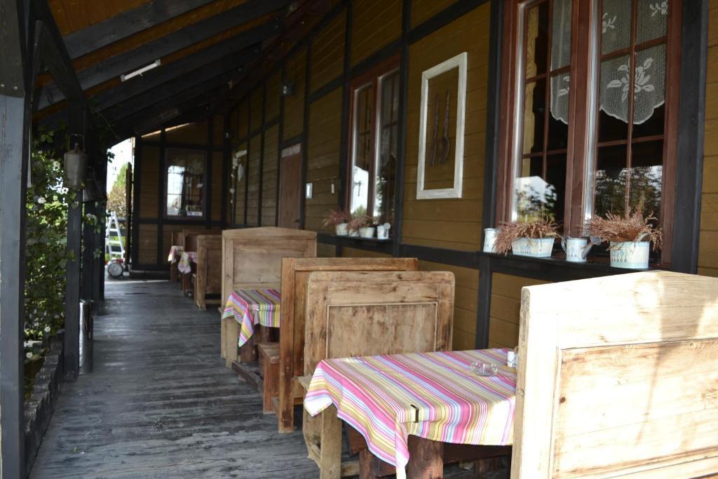 Chata Starych Znajomych Sanok Exterior foto