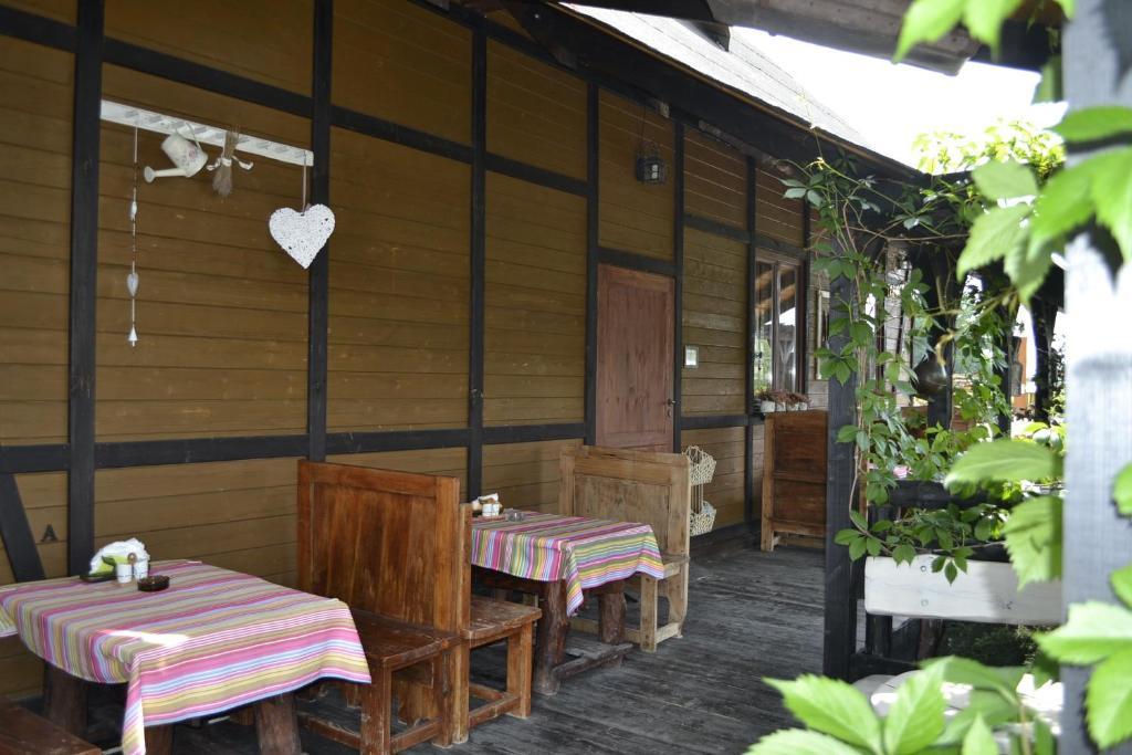 Chata Starych Znajomych Sanok Exterior foto